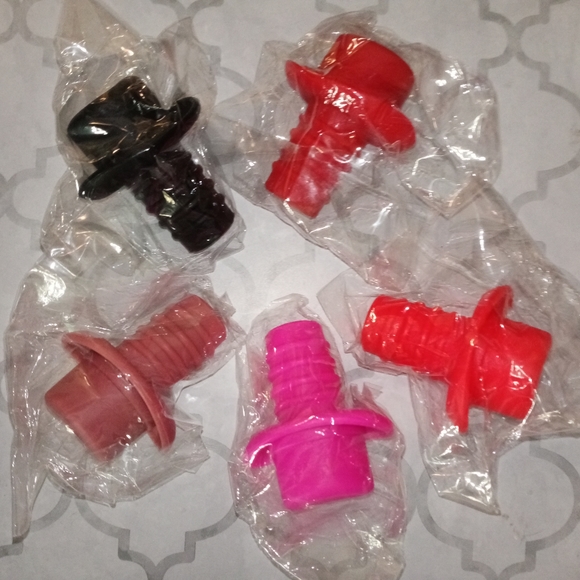 Top Hat Wine Bottle Stoppers Multi-Color Set of 5 Party Favors - Picture 1 of 5